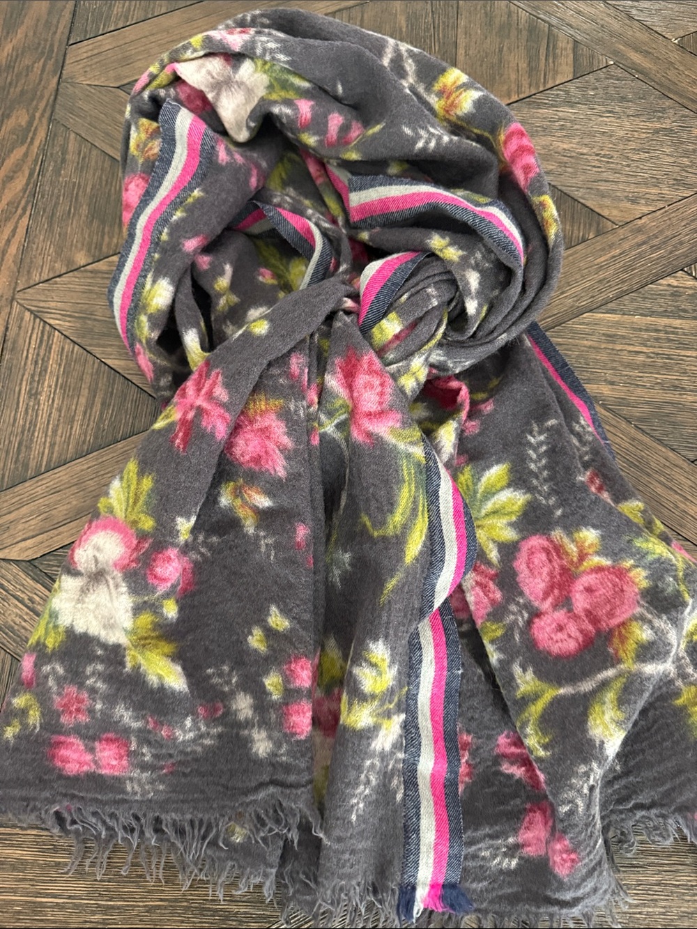 Inoui Toosh Paris French Wool Scarf Floral Botanical Wrap Shawl Charcoal Pink - Picture 6 of 7